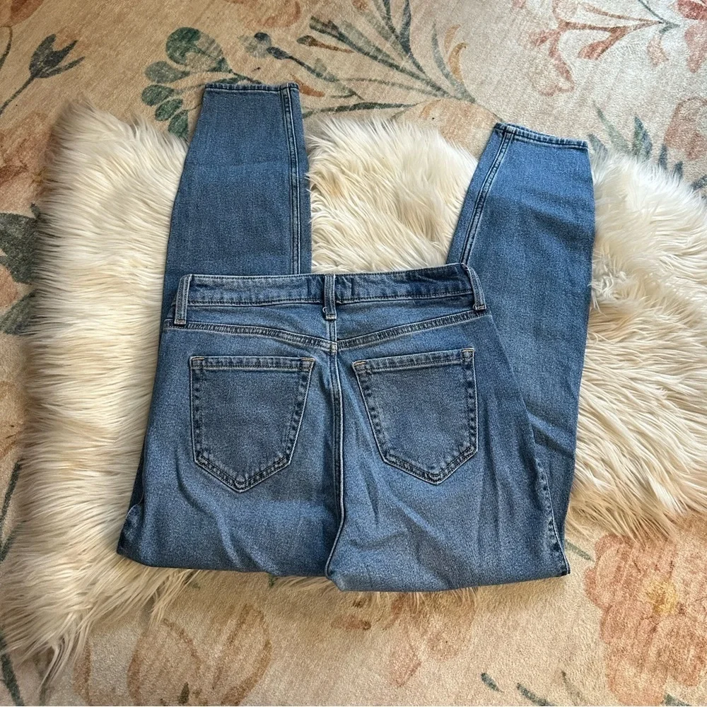 ABERCROMBIE & FITCH The Skinny High Rise Jean